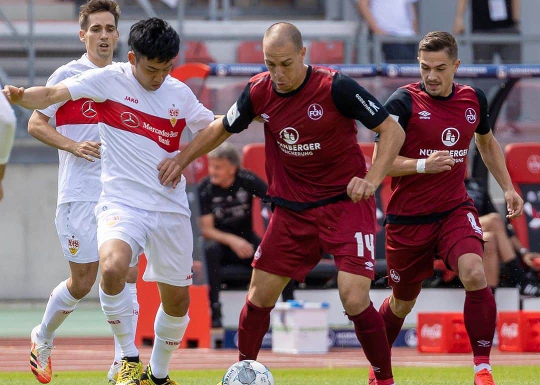 遠藤航のインスタグラム：「Super Männer 👏‼️ Let’s win our last game in this season ‼️ #vfb #stuttgart  #germany🇩🇪 #bundesliga  #win  #football  #⚪️🔴 #シュツットガルト #ブンデスリーガ  #wataruendo #遠藤航」