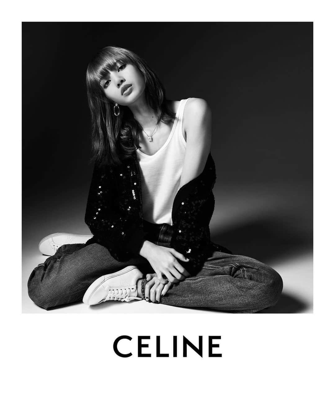 Celineさんのインスタグラム写真 - (CelineInstagram)「CELINE ESSENTIELS  LISA FROM BLACKPINK  PHOTOGRAPHED IN PARIS BY @HEDISLIMANE  COLLECTION AVAILABLE IN STORES AND AT CELINE.COM ⠀⠀⠀⠀⠀⠀⠀⠀⠀⠀⠀⠀⠀ © COURTESY OF HEDI SLIMANE  #LISA  @LALALALISA_M #CELINEBYHEDISLIMANE」6月22日 2時04分 - celine