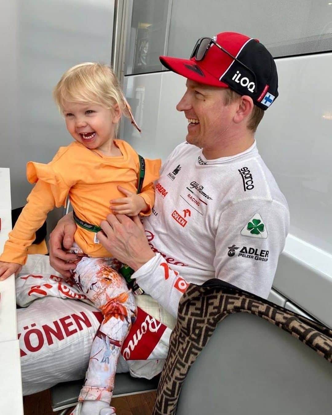 F1さんのインスタグラム写真 - (F1Instagram)「Happy #FathersDay 🥰 . 📸 x @kimimatiasraikkonen . #Kimi7 #KimiRaikkonen #F1 #Formula1」6月22日 2時16分 - f1