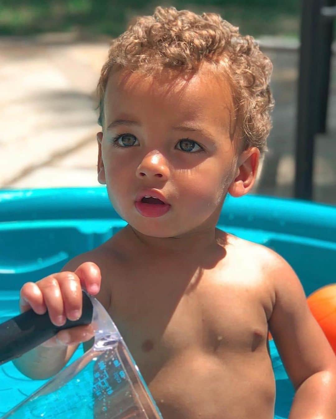 ケリーン・アコスタのインスタグラム：「Happy Fathers Day to all the Dads out there! Thankful for my pride and joy❤️」