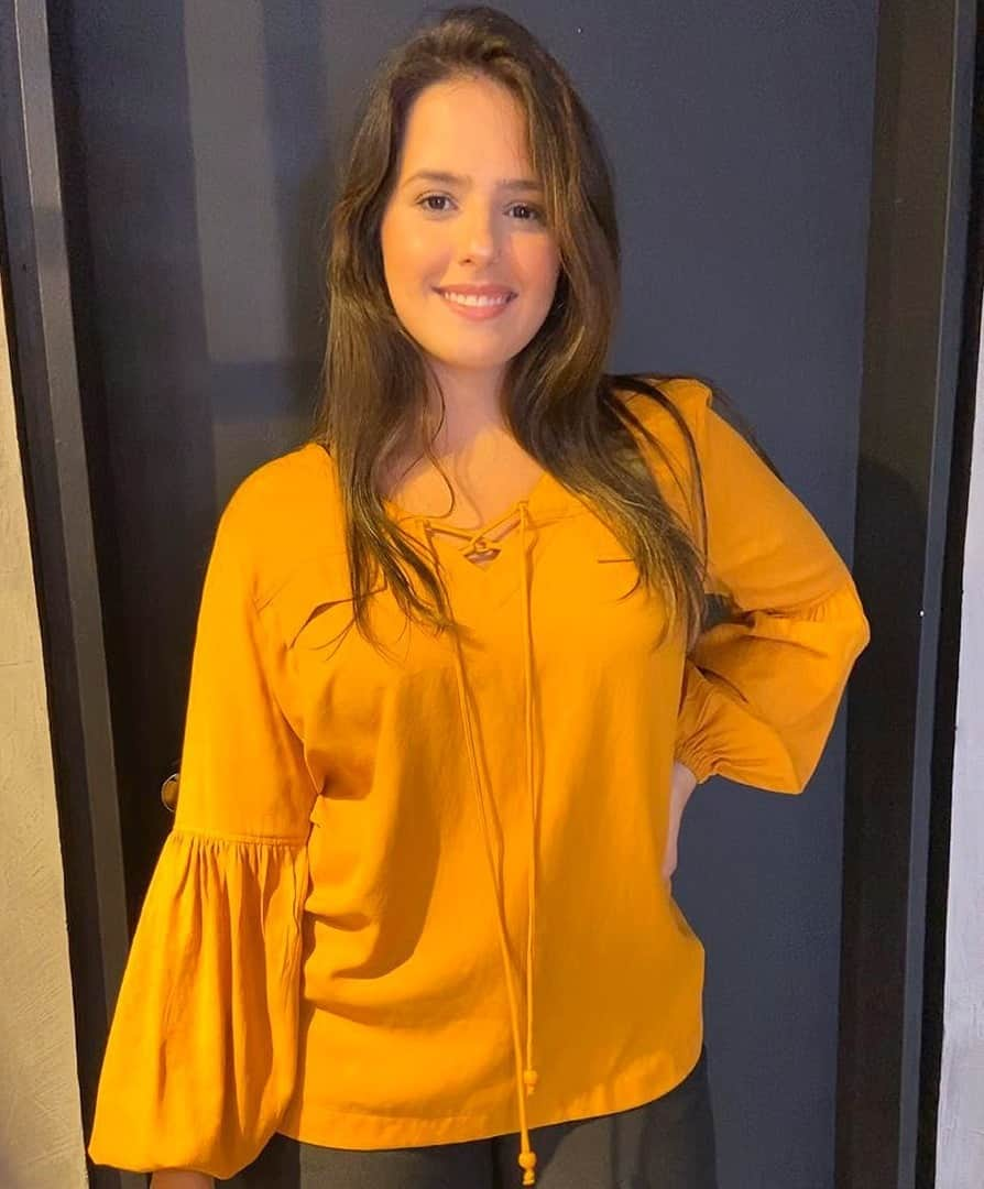 DECÊNCIAさんのインスタグラム写真 - (DECÊNCIAInstagram)「O amarelo veio para acrescentar luz, otimismo e alegria ao seu domingo! 💛 Tudo o que oS seus dias #emcasa precisam! 😉 #homeoutfit #modamineira #plussize」6月22日 3時00分 - dcn.decencia