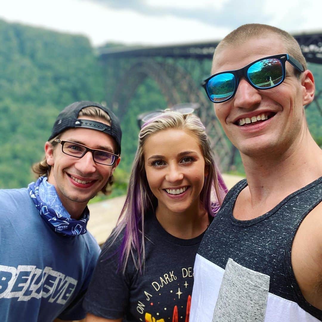 ティモシー・ドレンスキーのインスタグラム：「Met these guys on my drive back down to Atlanta! The longest arch bridge in the Western Hemisphere!」