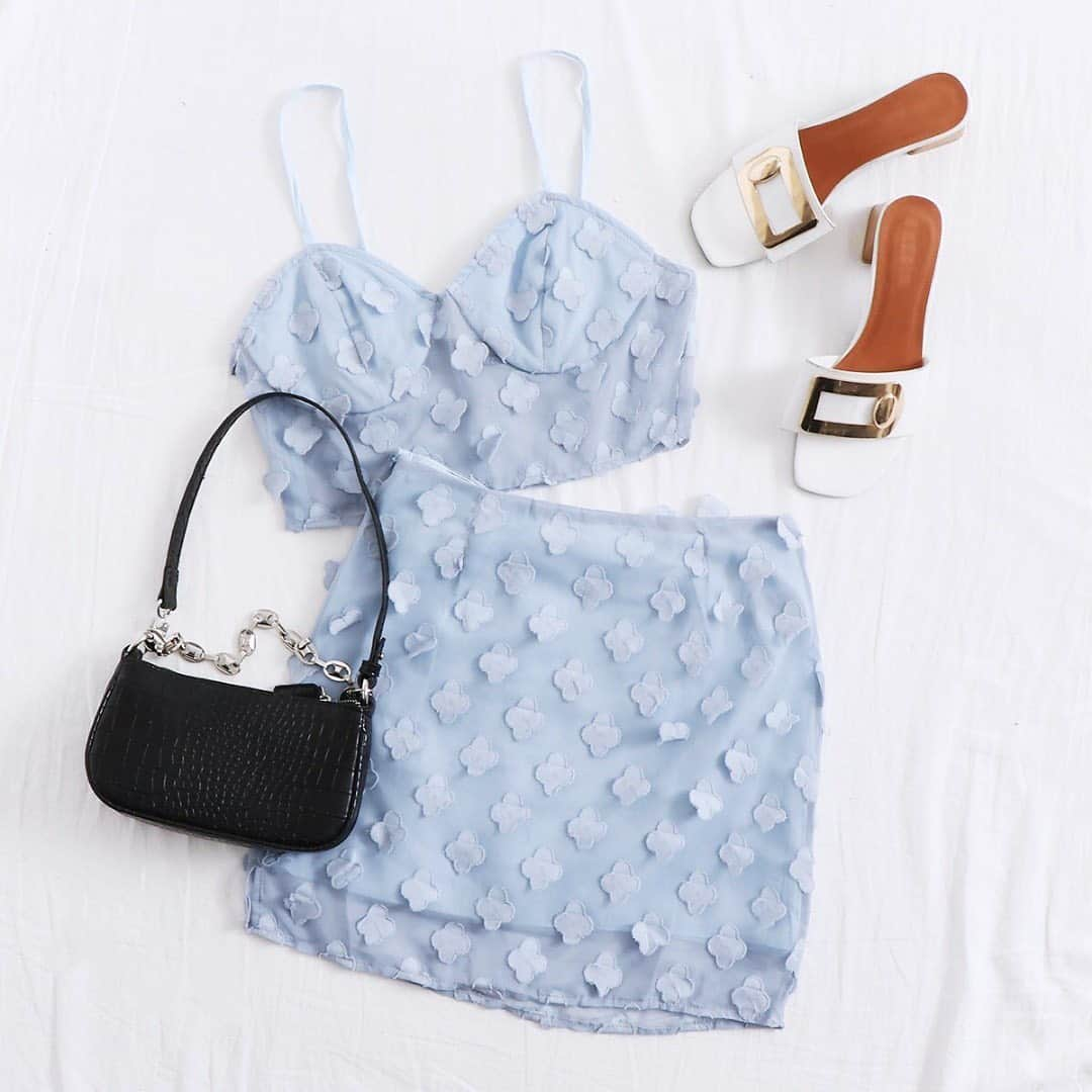 SHEINさんのインスタグラム写真 - (SHEINInstagram)「Summer's right around the corner...🌞 ID:1116915,1178200  #SHEIN #SHEINootd #SHEINstyle #SHEINss2020 #SHEINsummerfun #mesh #skirt」6月22日 3時24分 - sheinofficial