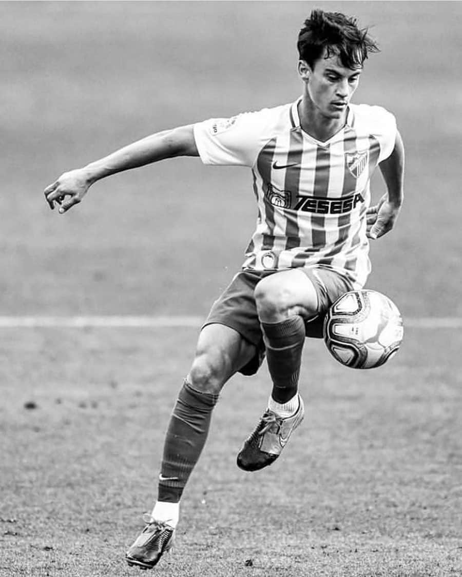 フアン・パブロ・アニョル・アコスタのインスタグラム：「💪🏻⚽️」