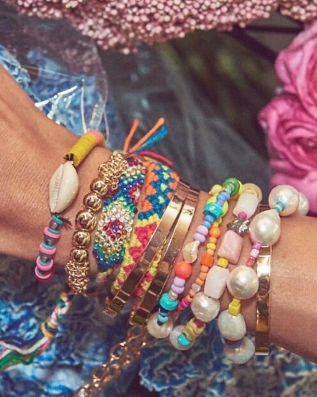 ダニジョーのインスタグラム：「Let me count the ways I love you 💕 #armparty」