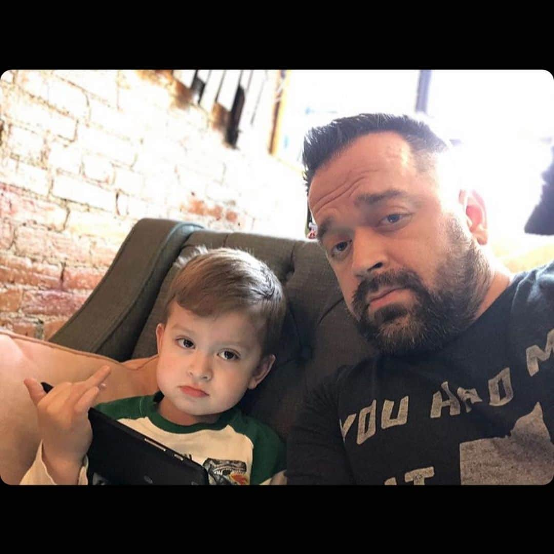 ダナイ・ガルシアさんのインスタグラム写真 - (ダナイ・ガルシアInstagram)「Thank you so much for introducing your dad. Love each one of the pictures!!!! Here is a picture of my dad and my son right before the lockdown. 🥰🌎🥳 Happy Father’s Day!!!! #fathersday #love #light #magic #amor #universe #karaoke  #danaygarcia #musica  Never forget the magic 🎉💕🍀💎」6月22日 3時54分 - danaygarcia1