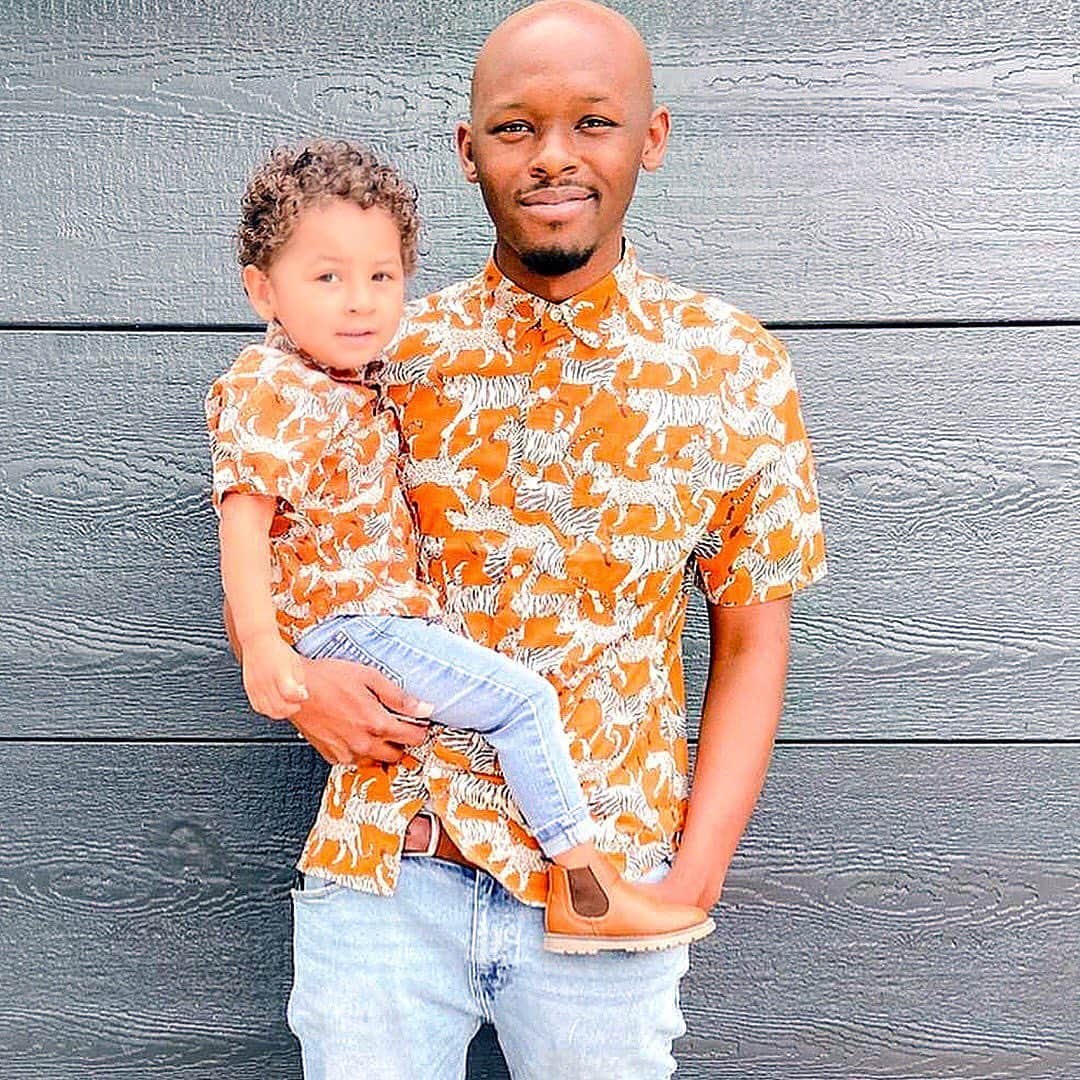Old Navyさんのインスタグラム写真 - (Old NavyInstagram)「they say imitation is the sincerest form of flattery… and we REALLY 💛 our dads! happy father's day 🤗 . #oldnavystyle #spottedinoldnavy #mini❤️me #fathersday」6月22日 4時05分 - oldnavy
