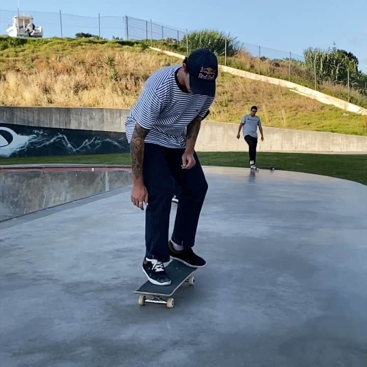 グスタボ・リベイロのインスタグラム：「Happy go skateboarding day 💕」