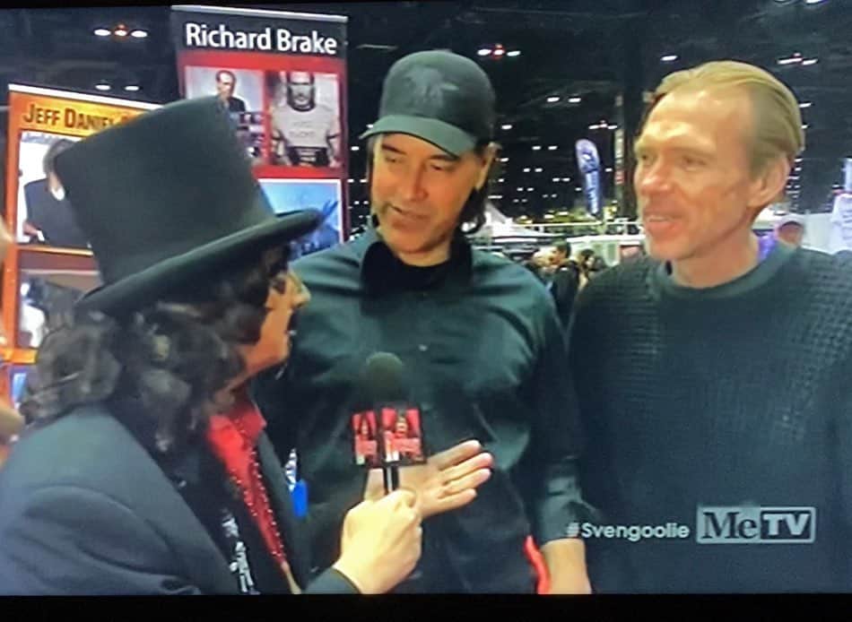 ロブ・ゾンビのインスタグラム：「You never know who is going to pop up on @realsvengoolie ! My two pals @jeffdanielphillips and @richbrake . Good to see them if only on 📺. #svengoolie #jeffdanielphillips #richardbrake #3fromhell #31 #?」
