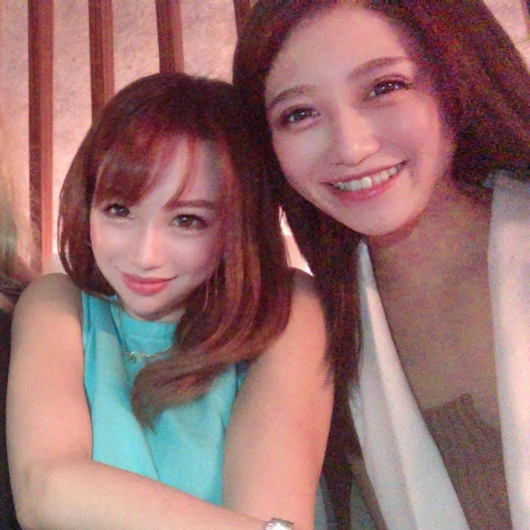 KANNAのインスタグラム：「同じ千葉出身で同い年♡ʾʾなんだかんだ長い付き合いのなかよしちゃん💗 #👩🏼‍🤝‍👩🏽💕」