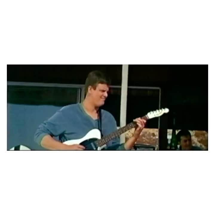ジーン・トリプルホーンのインスタグラム：「Surf’s up for Father’s Day AND the beginning of summer with my dad, Tommy Tripplehorn.⁣ ⁣ He’s on the left playing guitar with Gary Lewis and The Playboys. He had it going on...⁣ ⁣ Out of Sight (1966) ⁣ ⁣ #garylewisandtheplayboys #tommytripplehorn #malibu」