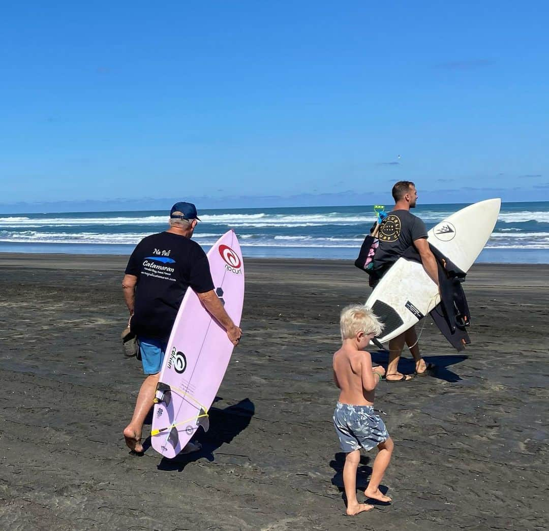 Bethany Hamiltonさんのインスタグラム写真 - (Bethany HamiltonInstagram)「Happy Father’s Day!!! We are so thankful for how you provide as a father to our boys!!! You bring so much security, love and fun to our life!!! And to my dad and father in law, love you both!!!」6月22日 4時59分 - bethanyhamilton