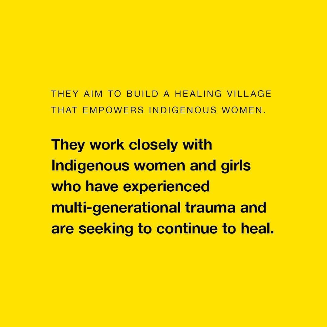 LUSH Cosmeticsさんのインスタグラム写真 - (LUSH CosmeticsInstagram)「We're proud to partner with Clan Mothers. They work closely with Indigenous women and girls who have experienced multi-generational trauma and are seeking to continue to heal from marginalization, victimization, systemic oppression, intergenerational trauma, sexual violence, sexual exploitation and sex trafficking across Canada. This National Indigenous Peoples Day, become an ally! Take the time to self-educate on the challenges that racialized people and communities experience. And where possible, support Indigenous-led solutions in your own community. To learn more about their story and the work they do, check our link in bio.」6月22日 4時59分 - lushcosmetics