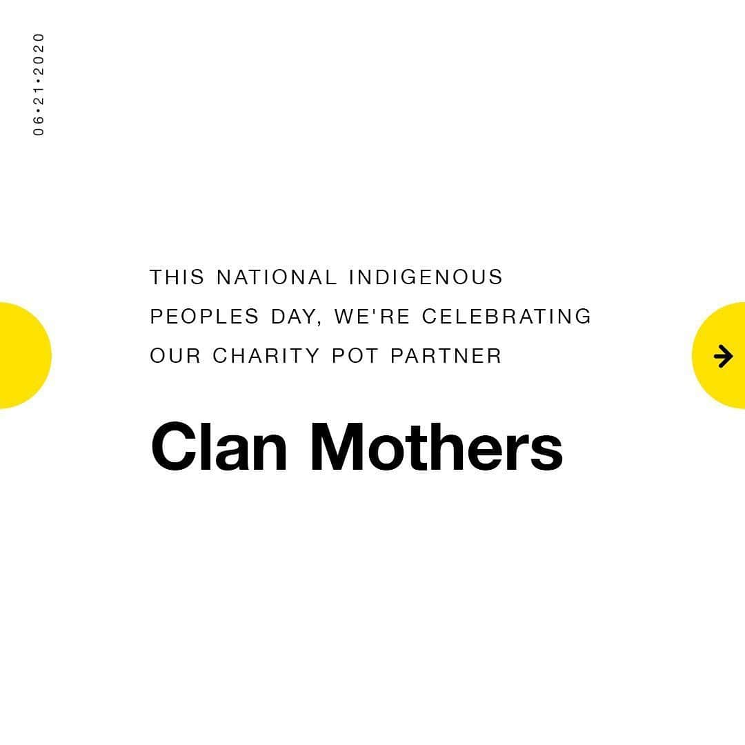 LUSH Cosmeticsさんのインスタグラム写真 - (LUSH CosmeticsInstagram)「We're proud to partner with Clan Mothers. They work closely with Indigenous women and girls who have experienced multi-generational trauma and are seeking to continue to heal from marginalization, victimization, systemic oppression, intergenerational trauma, sexual violence, sexual exploitation and sex trafficking across Canada. This National Indigenous Peoples Day, become an ally! Take the time to self-educate on the challenges that racialized people and communities experience. And where possible, support Indigenous-led solutions in your own community. To learn more about their story and the work they do, check our link in bio.」6月22日 4時59分 - lushcosmetics