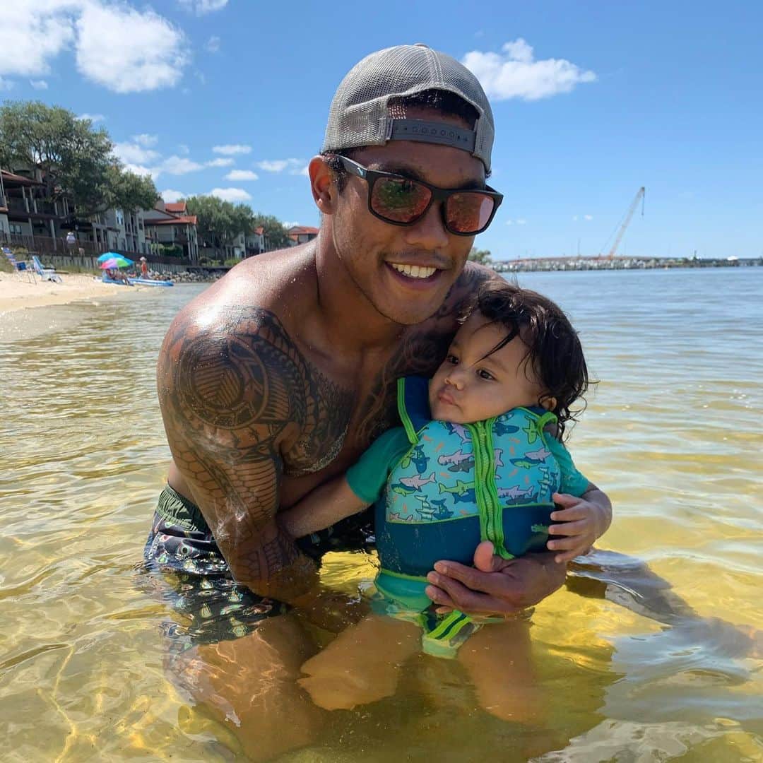 アディソン・ラッセルのインスタグラム：「Happy Father's Day to all fathers giving it all they have every day 🙏🏽#happyfathersday #keepgoing @_humble_roots  #journey #humbleroots #Humble #Roots」