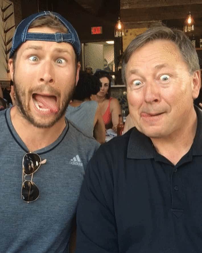 グレン・パウエルのインスタグラム：「No man has ever loved his family or pierogies more. Long live The OG.  I love you, Dad!」