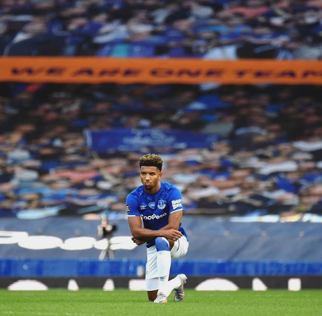 メイソン・ホールゲイトのインスタグラム：「Great to be back with a clean sheet! Onto Wednesday! @everton 💙 #blacklivesmatter✊🏽✊🏾✊🏿」