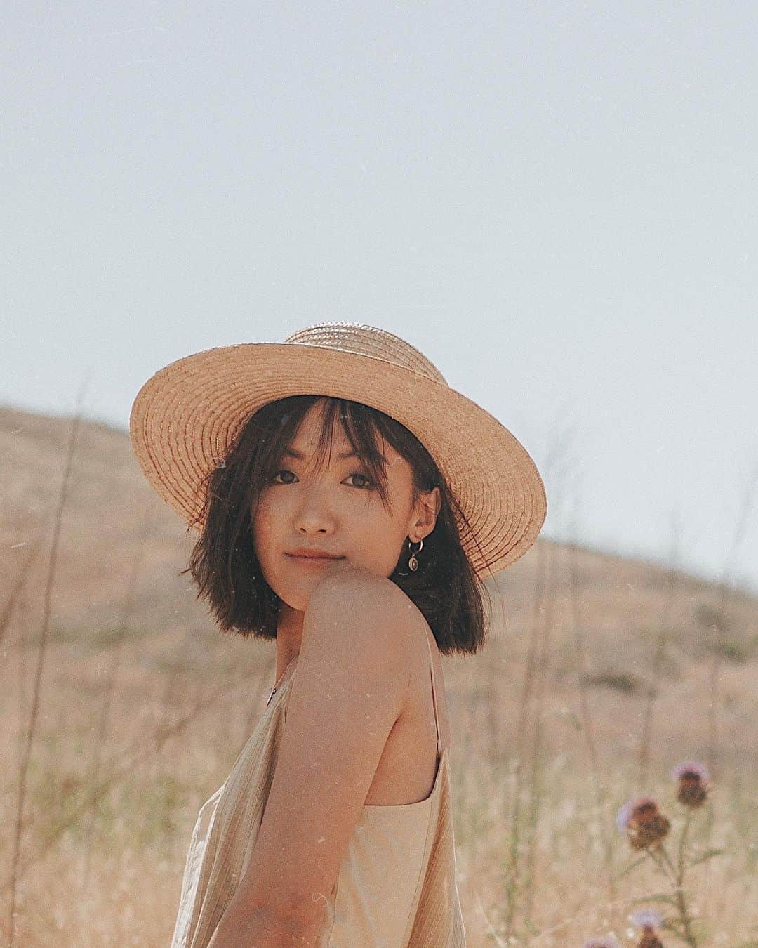 W E Y L I Eのインスタグラム：「Hello Summer 🌻  A little sneak peak at @shopwomn Summer launch 🤫 Coming this Wednesday June 24 @ 9am PST!」