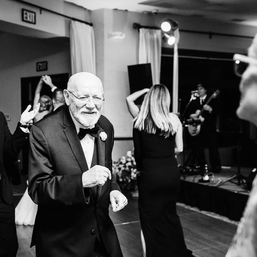 マーク・シェパードさんのインスタグラム写真 - (マーク・シェパードInstagram)「Happy Father’s Day! My dad dancing with my mom at our wedding. Miss you.」6月22日 5時58分 - realmarksheppard