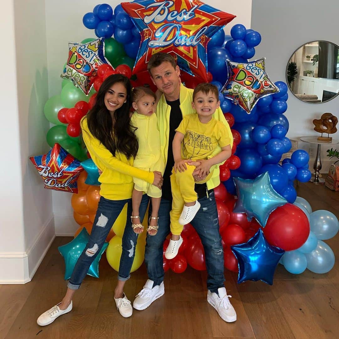 ロブ・ディアデックのインスタグラム：「Happy Fathers Day! Nothing I cherish more than being a father. This year feels the best yet, because these not so little kids mean it when they say “Happy Fadders Day Dadda”... and as you know a holiday at the Dyrdek’s is not complete without some next level balloon action and locked in outfits. Love you @bryianadyrdek because without you there is no dadda!」