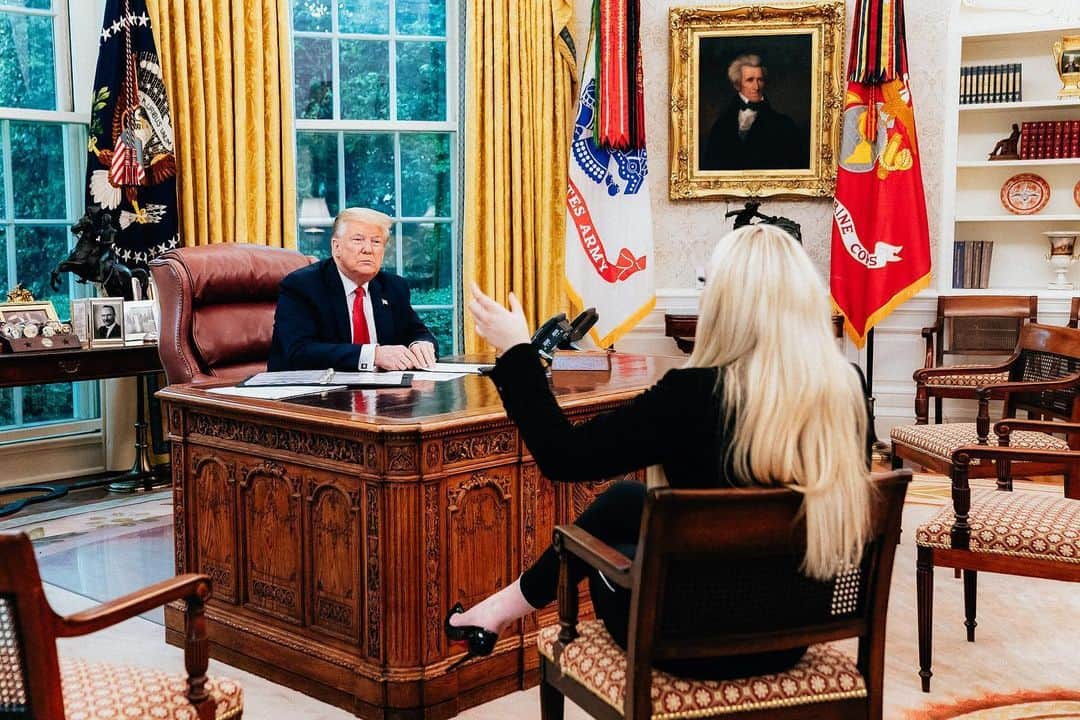 ティファニー・トランプのインスタグラム：「Happy Father’s Day Dad! @realdonaldtrump I love you and I’m so grateful for you! Thank you for your constant love, guidance and for always believing in me!」