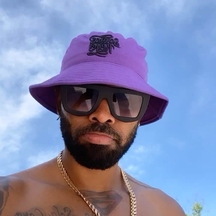 ホセ・レイエスのインスタグラム：「Disfrutando el día de los perros digo los padres🤣🤣🤣🏃🏿‍♂️🏃🏿‍♂️👌🏿」