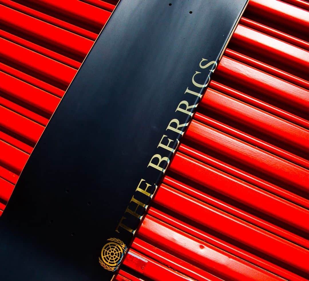 The Berricsさんのインスタグラム写真 - (The BerricsInstagram)「The Berrics autographed 6.21.20 Go Skateboarding Day platinum hologram boards are live in the @berricscanteen!!! LINK IN BIO 🔗 Grab this beautiful matte black board with a platinum hologram Berrics logo with the Go Skateboarding Day date (6.21.20) just below the front truck, complete with Eric Koston and Steve Berra's signatures and its own beautiful collector's edition sleeve. 20 of the boards are GOLDEN that will act as a golden ticket for 20 lucky randomly selected customers. If you receive a golden board you win a trip out to skate the Berrics for a weekend!! This board will be available for 24 hours or until they sell out! Good luck and Happy #GoSkateboardingDay! #berrics #skateboardingisfun #goskateday」6月22日 7時18分 - berrics