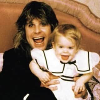 ケリー・オズボーンのインスタグラム：「I know everyone thinks their dad is the best dad in the world. The only difference is mine really is. Dad you truly are my best friend and I love you more then anything in the world 💜」