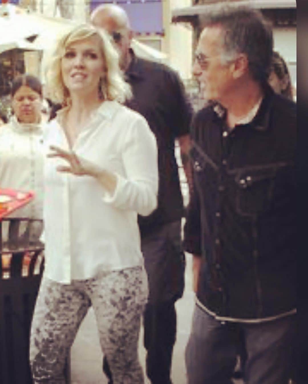 ジェニー・ガースさんのインスタグラム写真 - (ジェニー・ガースInstagram)「today is my manager’s birthday. he “discovered” me when i was 15 years old and has been protecting me and guiding me thru my career and my life ever since. i wouldn’t be who i am if i hadn’t met him and his wife kelle.  rj- you’re so much more than my manager. you are my family. you’re my father figure and my very favorite person. i’m so honored to be your 2nd longest client and one of your best friends. there’s pretty much no decision i make without your advice...whether i listen to it or not🤣. i live for your stories. we’ve had so many adventures together and we’re far from done!! thank you for all the years of support and love and laughter. thank you for making me part of your family and for taking me under your wing. it’s no mistake that your birthday is on #fathersday this year. i love you mr showbiz, with all my heart. @sebcav56」6月22日 7時32分 - jenniegarth