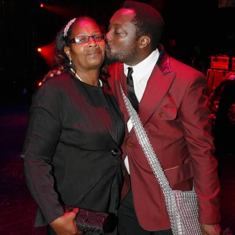 ウィル・アイ・アムのインスタグラム：「My mama is a designer... My mama is a planetary scientist... My mama is a computer scientist... My mama is a developer... My mama sent me to the best school possible and got me out of the hood so I can see what the world has to offer... Leaving my ghetto to go to school in Brentwood is like going to a different planet to get an education... My mama didn’t allow me to hang out in the streets growing up... She didn’t want the “hood” to influence me... That’s like changing the operating system of a Samsung to be an IPHONE...my mom put IOS on android device... My mama developed me to know that anything is possible... My mama developed me to know that I am the author of my dreams and I have the ability to make my dreams a reality... My mama installed code into my brain that overrides the conditioning of society that tells a black man that they can not achieve anything... And my mama did all this developing without a “man” to help her... Men are important... But from my perspective I’m happy I didn’t have a father growing up... My mama is all I needed... Woman are truly the strongest people on earth... And that why this male dominated world is terrified of a STRONG woman... The world is the way it is because of egotistical men... I truly believe the world would be a much better place if woman were in control... Happy Father’s Day MAMA!!!」