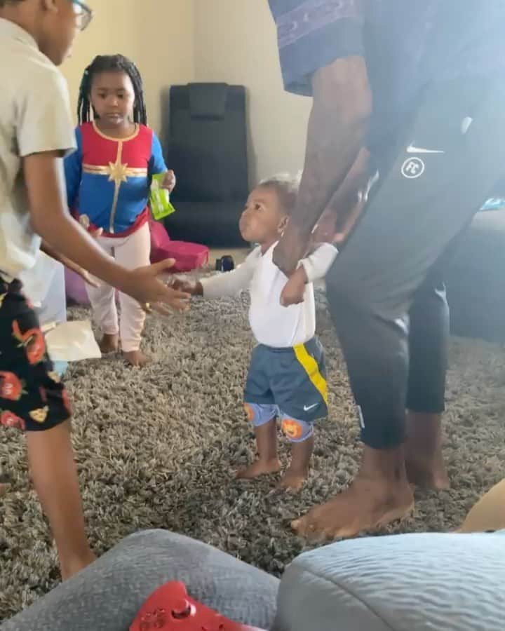 ニック・ヤングのインスタグラム：「Happy Father’s Day pops I love you for teaching how to be a man thanks for your Guidance OG @lilswaggy1  @navibaby_」