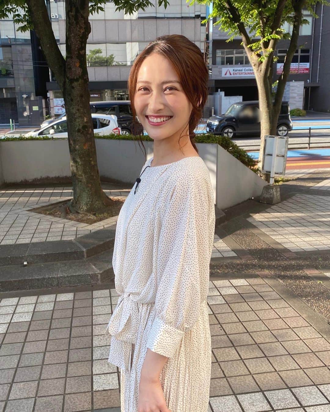 財津南美さんのインスタグラム写真 - (財津南美Instagram)「ㅤㅤㅤㅤㅤㅤㅤㅤㅤㅤㅤㅤㅤ 今朝のアサデス。衣装は、ㅤㅤㅤㅤㅤㅤㅤㅤㅤㅤSELECT MOCAさん👗ㅤㅤㅤㅤㅤㅤㅤㅤㅤㅤㅤㅤㅤ 白地にドットのワンピースで、 くしゃっとしたプリーツが可愛すぎました☺️ㅤㅤㅤㅤㅤㅤㅤㅤㅤㅤㅤㅤㅤ 髪の毛も、ワンピースに合わせて編み込みにしてもらいましたっ💡ㅤㅤㅤㅤㅤㅤㅤㅤㅤㅤㅤㅤㅤ ㅤㅤㅤㅤㅤㅤㅤㅤㅤㅤㅤㅤㅤ #KBC#アサデス#アサデスKBC#衣装#ワンピース#selectmoca」6月22日 8時11分 - zaitsu_minami