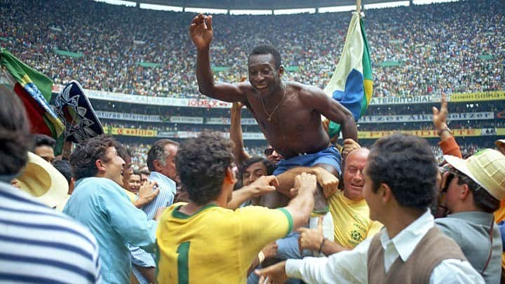 ペレさんのインスタグラム写真 - (ペレInstagram)「50 years since my last World Cup. One of the most significant wins of my life. Keep an eye out, I will share some of my memories from this beautiful moment tomorrow. #50AnosDoTRI @fifaworldcup @cbf_futebol // Passaram 50 anos desde minha última Copa do Mundo. Foi uma das vitórias mais importantes da minha vida. Fique atento. Vou compartilhar algumas das minhas memórias deste lindo momento amanhã. #50AnosDoTRI @fifaworldcup @cbf_futebol」6月22日 8時12分 - pele