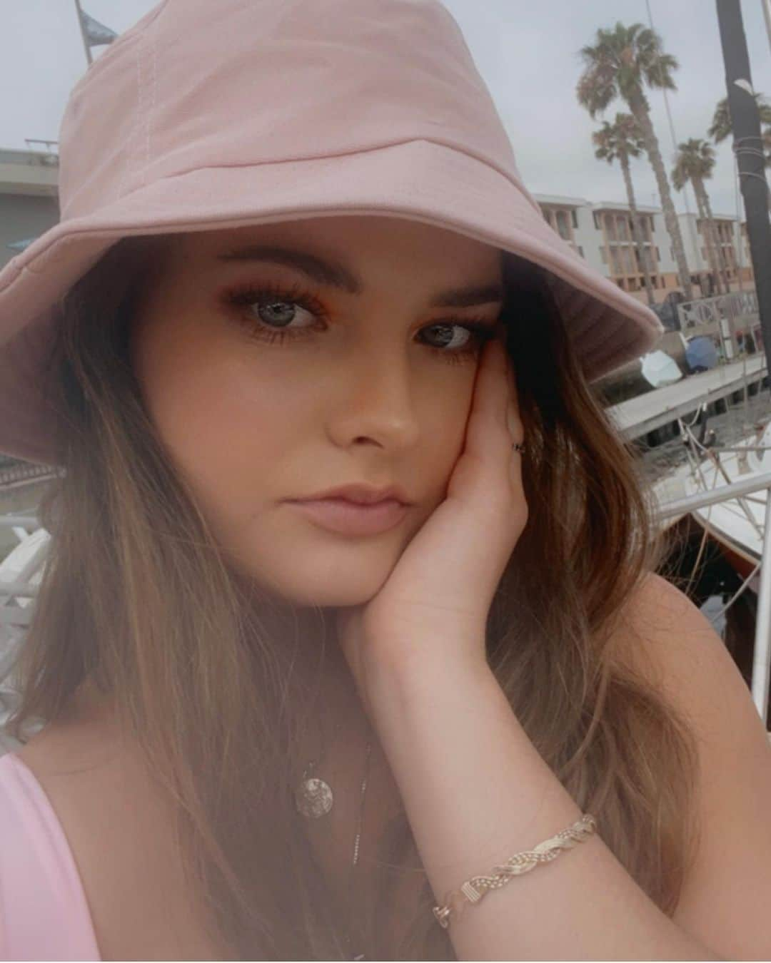 Brooke Marie Hylandさんのインスタグラム写真 - (Brooke Marie HylandInstagram)「🌸🌸🌸」6月22日 8時15分 - brookehyland