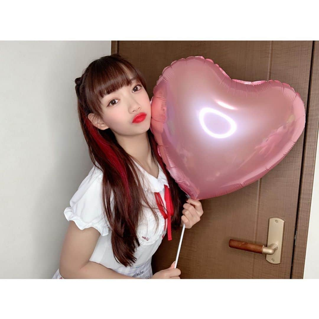 平山花菜のインスタグラム：「17歳にタイムスリップ❤  #嫌 #振り幅よ#色んな平山 #KissBeeZERO #頑張ってる途中 #なう」