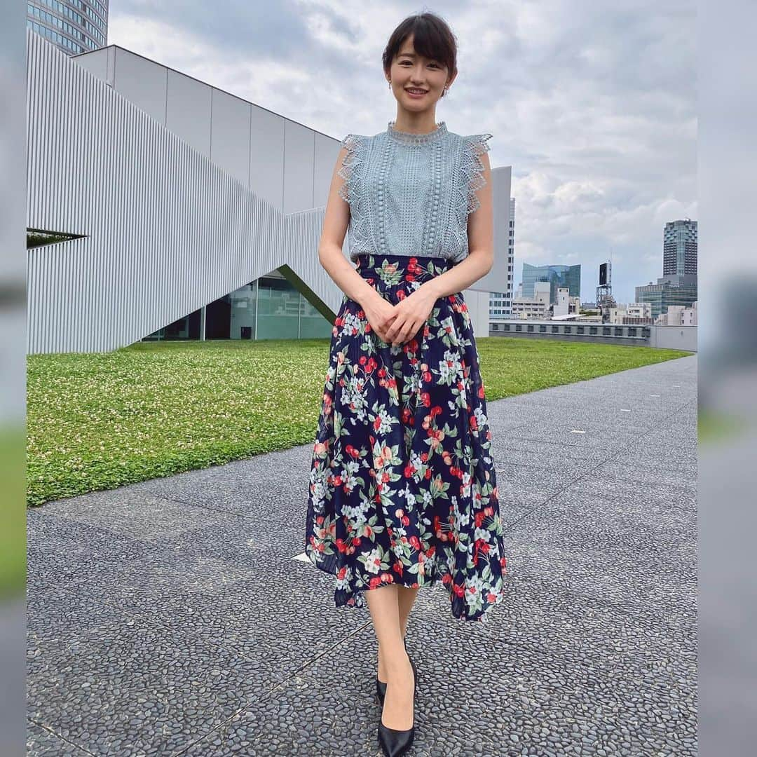 佐藤ちひろさんのインスタグラム写真 - (佐藤ちひろInstagram)「昨日のサンデーステーションの衣装は上下Couture Broochです！  昨日は父の日でしたね みなさんはなにをしましたか？ わたしは父が欲しいと言っていたバイクのパーツをプレゼントしました！  今日のアベプラも頑張ります💪 21:00〜23:00ぜひ見てください！  #サンデーステーション  #サンステ　#衣装　#父の日　#アベプラ　#バイク」6月22日 18時41分 - chihiro.sato_ex