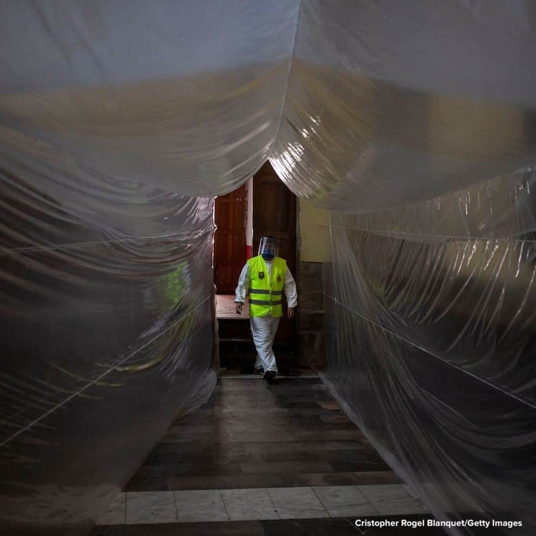 ABC Newsさんのインスタグラム写真 - (ABC NewsInstagram)「Priest walks down sanitized corridor inside the Parroquia de la Soledad in Mexico City amid the coronavirus pandemic. #priest #religion #mexico #coronavirus」6月22日 18時42分 - abcnews