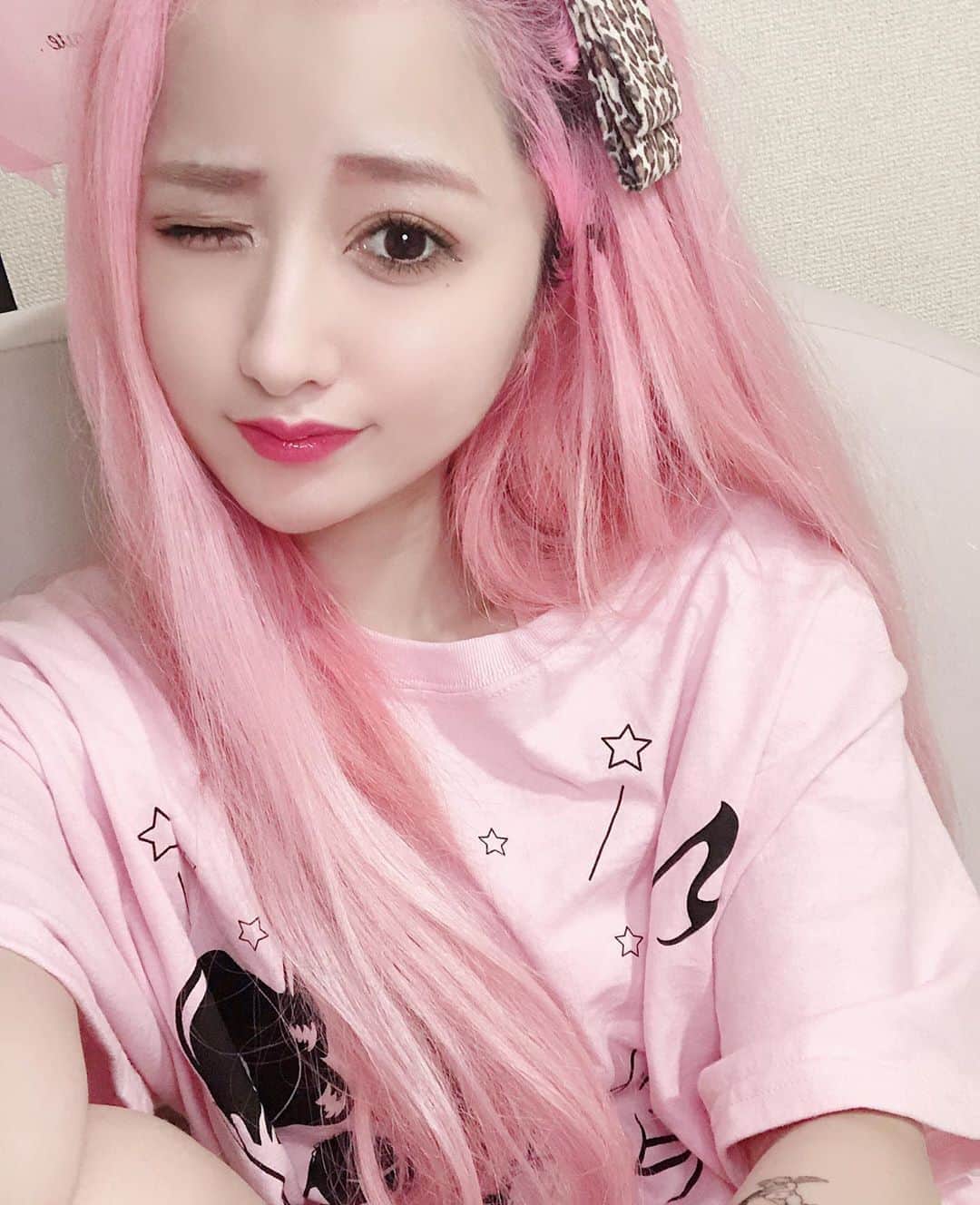 胡桃兎愛のインスタグラム：「3.5万人ありがとうございます❤︎涙」