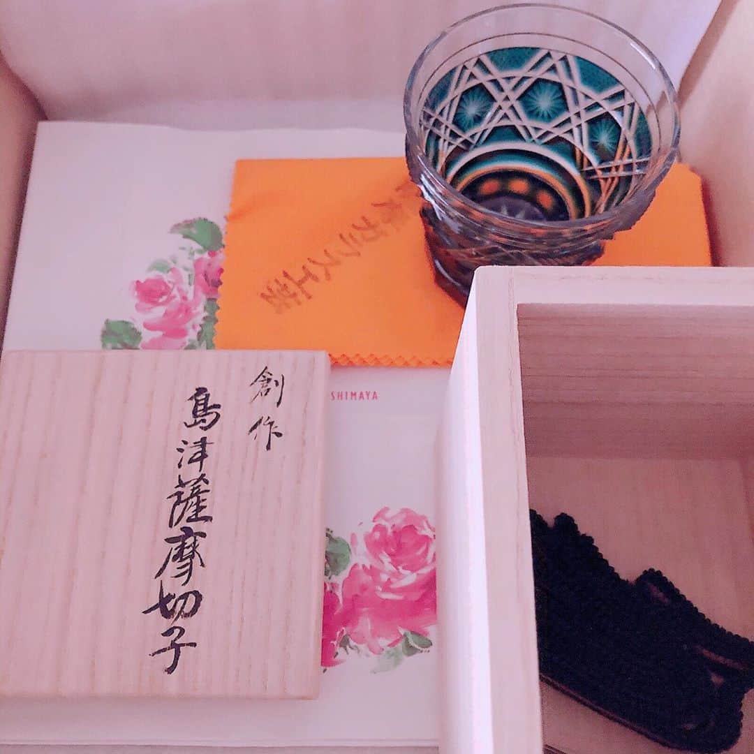 咲本弥生のインスタグラム：「みなさんに感謝\(◡̈)/♥︎ #薩摩切子 #グラス」