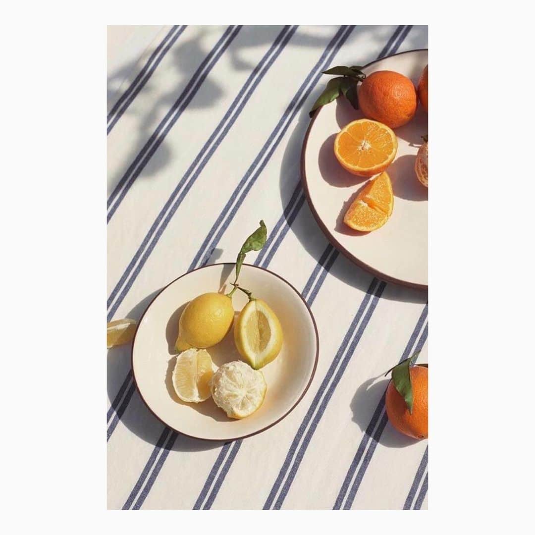 のインスタグラム：「.﻿ In summer, the song sings itself🌴﻿ ﻿ #eimyistoire #eimy_ootd #eimy #spring #2020ss #fashion #coordinate #outfit #swimwear #エイミー #エイミーイストワール #水着 #スイムウェア」