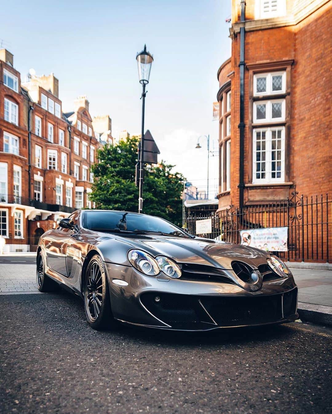 CarsWithoutLimitsさんのインスタグラム写真 - (CarsWithoutLimitsInstagram)「McLaren SLR Special Operations Edition (1 of 25)  Photos @tfjj  #carswithoutlimits #mclaren #slr」6月22日 19時03分 - carswithoutlimits