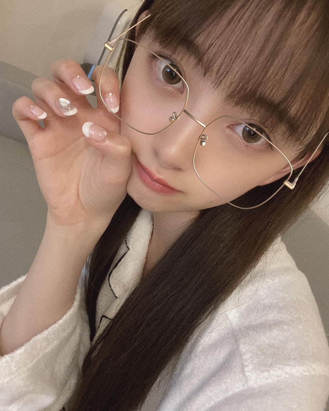 堀未央奈さんのインスタグラム写真 - (堀未央奈Instagram)「🤍🐇🤍🐇 #roomwear #newnail 💅 #乃木坂46 #堀未央奈」6月22日 19時08分 - horimiona_official