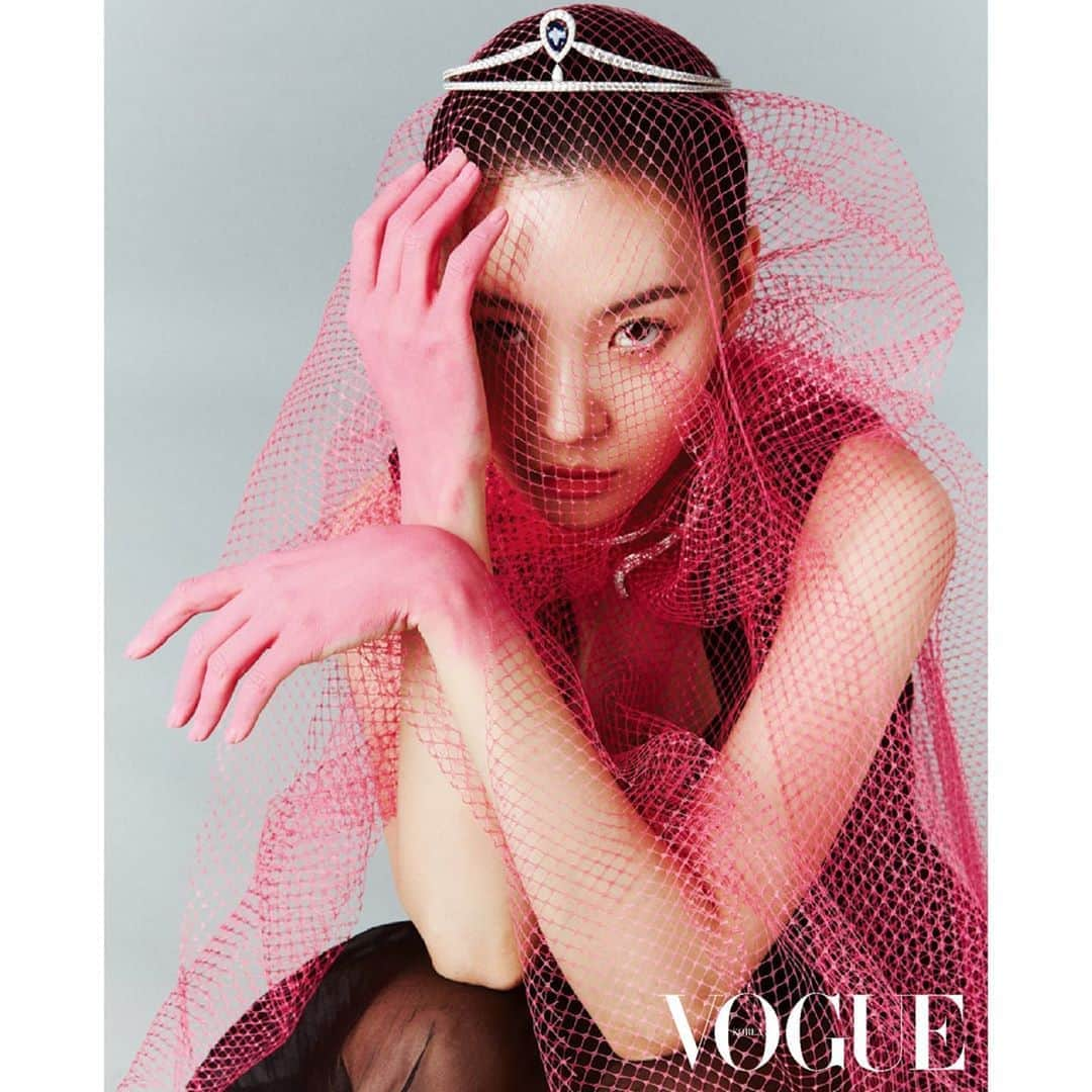 ソンミさんのインスタグラム写真 - (ソンミInstagram)「💎💎💎💎💎💎 ✏ @voguekorea 📸 @jangdukhwa 💄 @fttmoon 💇‍♀️ @hearts_ultrapeku 💅🏻 @nail_unistella 👗 @jiiiieun2」6月22日 19時08分 - miyayeah