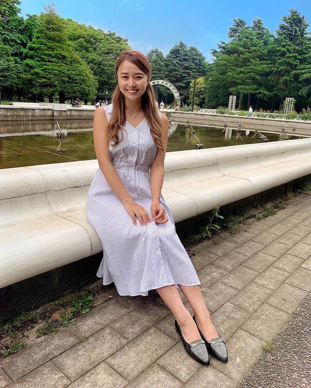 のインスタグラム：「こんばんは⭐️ . 少し前のお散歩コーデ💕😌 風があったから比較的涼しかった✨ . これからの時期どんどん暑くなるから、散歩するだけでもバテちゃうんだろうなぁ💦笑 . 以前の投稿でワンピースについて質問がいくつか来てたので、タグ付けしておきました😌 . 今日も1日お疲れ様でした✨ #ゴルフ#ゴルフ女子#golf#golfgirl#sports#スポーツ#スポーツ女子#instagolf#골프#골프여자#스포츠#高尔夫球#高尔夫#散歩#休日#holiday#私服」