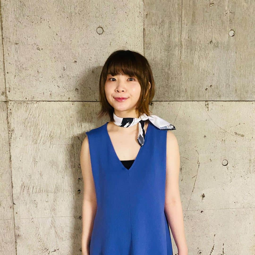 蒼山幸子さんのインスタグラム写真 - (蒼山幸子Instagram)「梅雨まっさかりで おしゃれもつらい 蒼山です。🐌🐅 突然ですが 明日のお昼ごろ みなさんに新しいお知らせ お届けしまっす。 同時に夜20時ごろから 久しぶりに インスタライブやろうと おもいますので、ぜひに。 楽しみにしていて くださいな。☂️🐕」6月22日 19時20分 - sachiko_aoyama