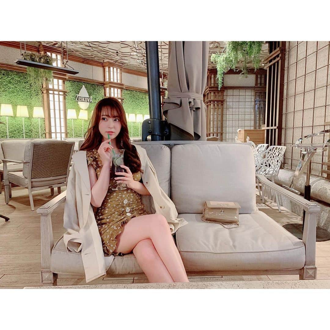 堀尾実咲のインスタグラム：「みる子とごはんした日🐰🤍 ・ ・ 夏の夜のテラス席きもちいすき☺️」