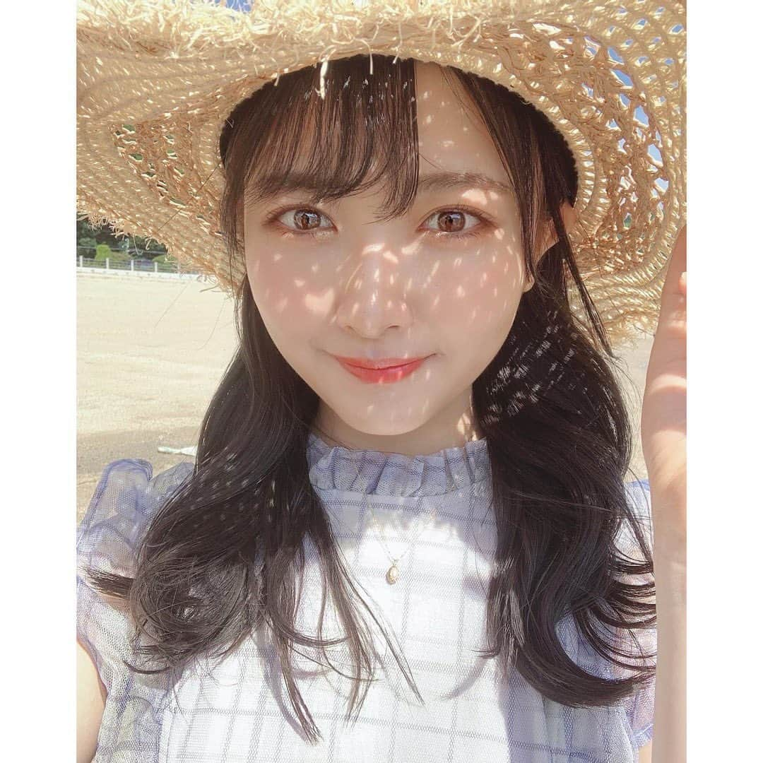 石田千穂さんのインスタグラム写真 - (石田千穂Instagram)「. めっちゃ綺麗な貝殻！🐚 #海 #sae #ootd #ootdfashion #ワンピース #tittyandco #帽子 #麦わら帽子 #milkfed #STU48 #石田千穂」6月22日 10時23分 - chiho_ishida