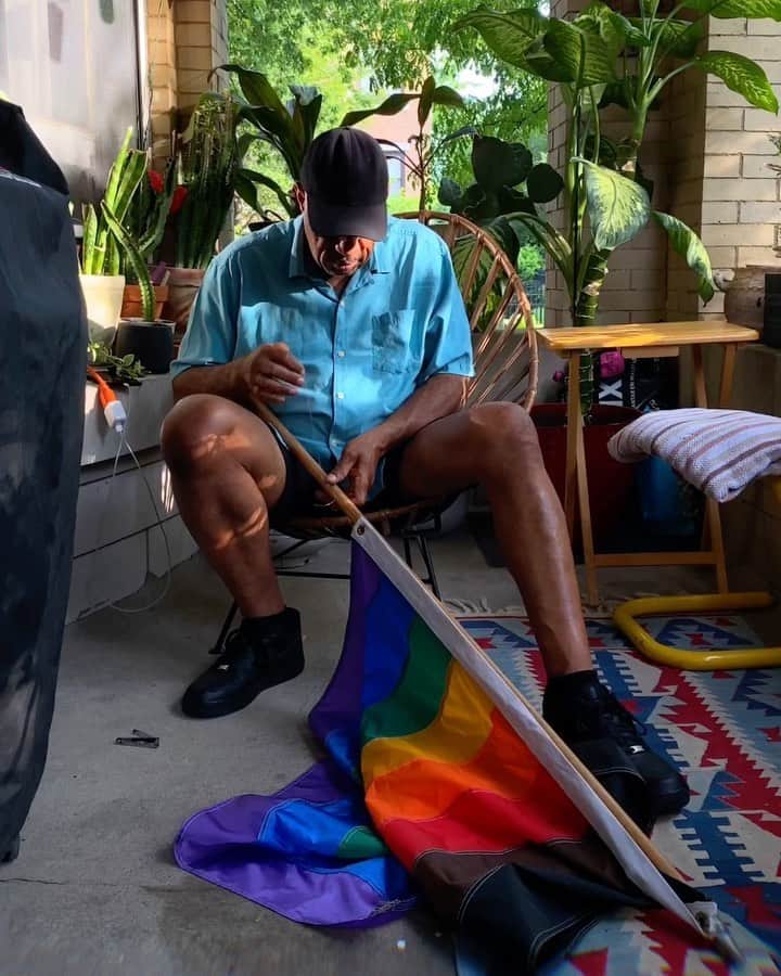 Paul Octaviousのインスタグラム：「The visual of my dad tying up my Pride Flag back after the last few weeks was all the acceptance I needed. Love ya Dad 🖤🌈 #blackdad #pride #loveislove」