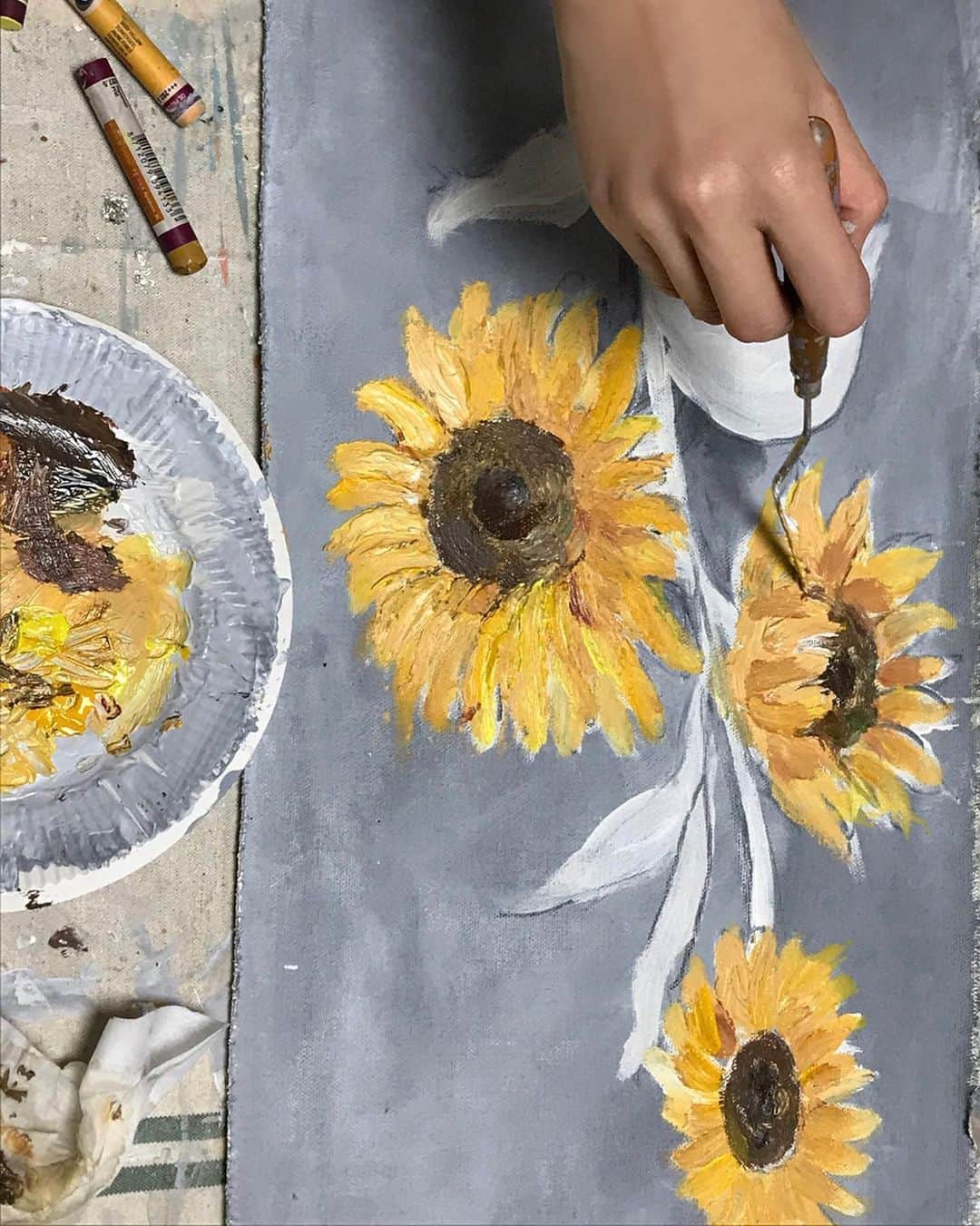 ヒョミン さんのインスタグラム写真 - (ヒョミン Instagram)「엄마 미대 전공이라 할 말이 없...... 그래도 엄마 선물인뎅요...😅🌻」6月22日 11時33分 - hyominnn