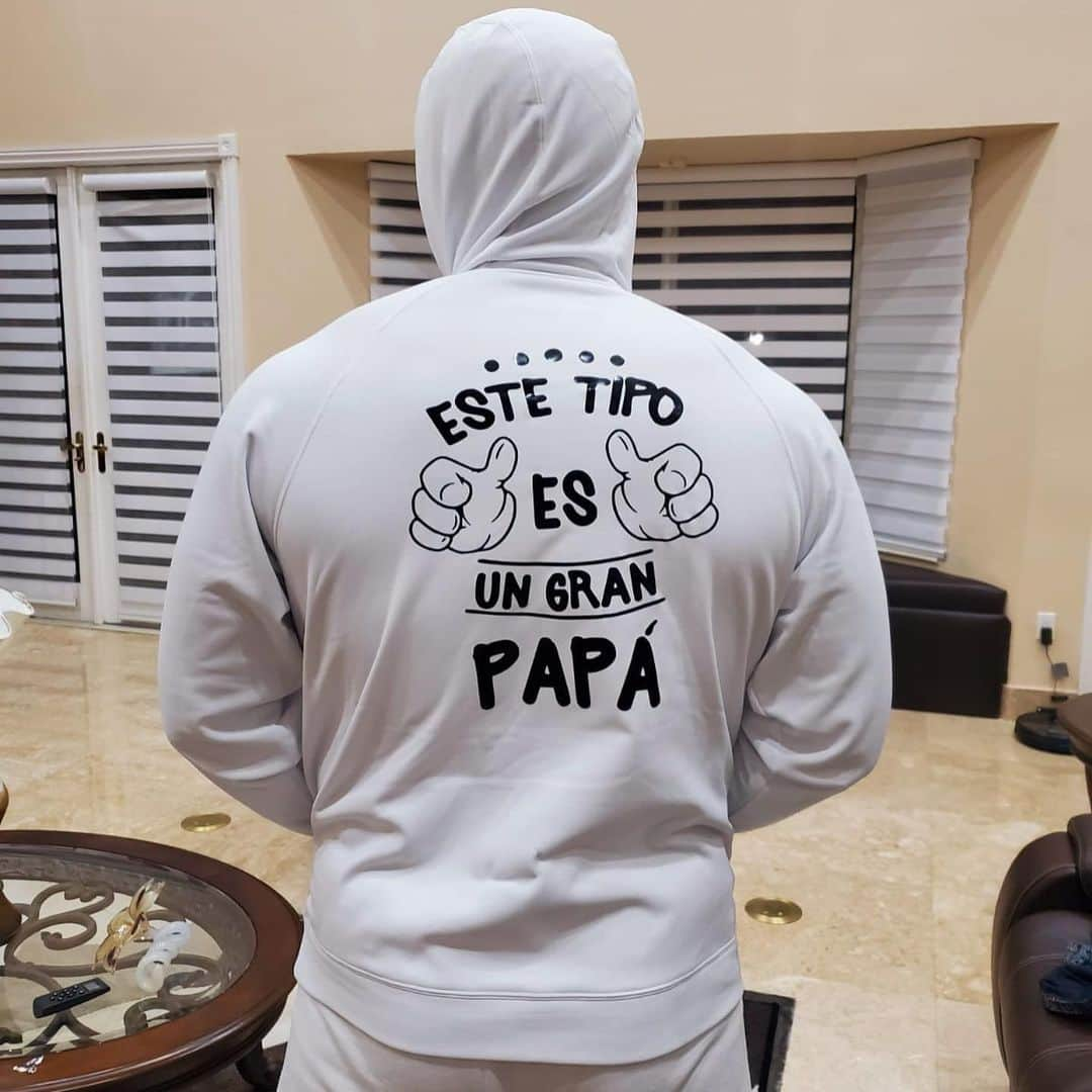 ヤシエル・プイグさんのインスタグラム写真 - (ヤシエル・プイグInstagram)「Papa puig y Puigyourfriends les desea un feliz día de los padres a todos esos maravilloso padres del mundo 🌍dios me los bendiga #papa #hijos #felicidades #god #」6月22日 11時48分 - yasielpuig